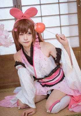 国产丝袜美腿控的小情侣_720全集在线观看